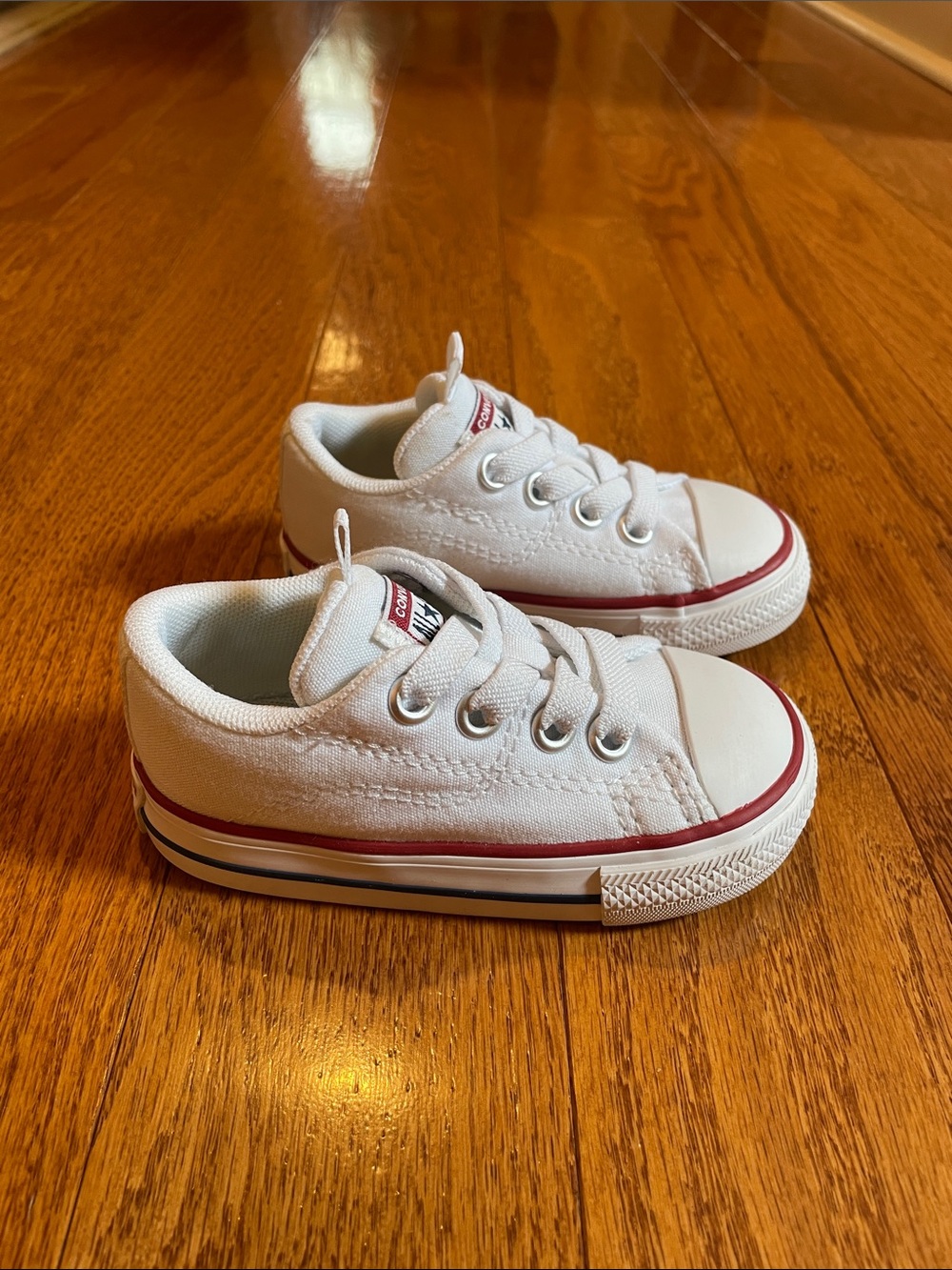 Converse Chuck Taylor All Star Low Top Toddler size 5 Canvas Shoes *New*